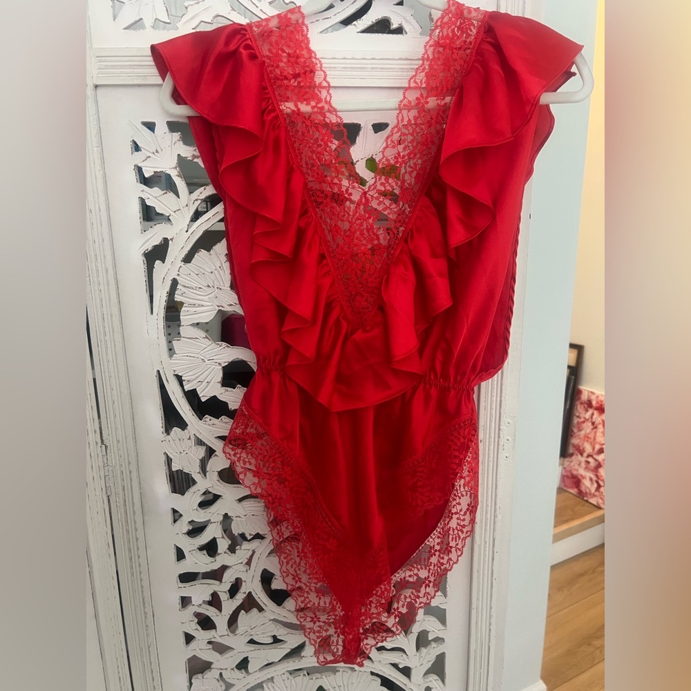 Red Lace Ruffle Bodysuit-Size Large